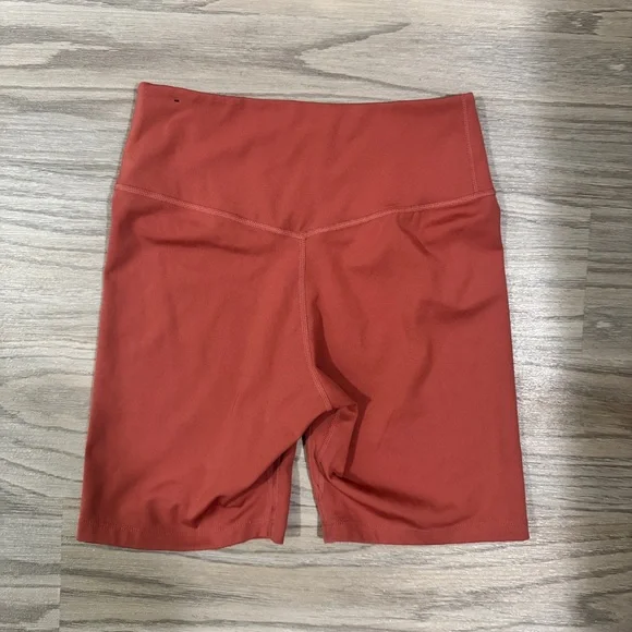 Nike Dri-Fit Women's Biker Shorts Size Small - Picture 2 of 4